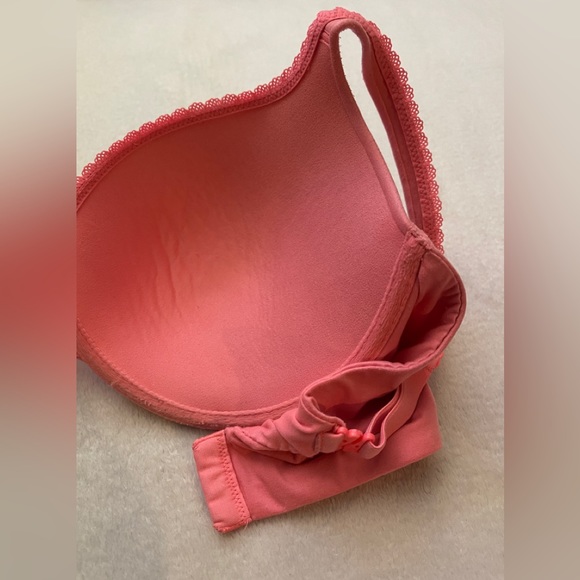 Victoria’s Secret’s -Body By Victoria Bra - Picture 6 of 9